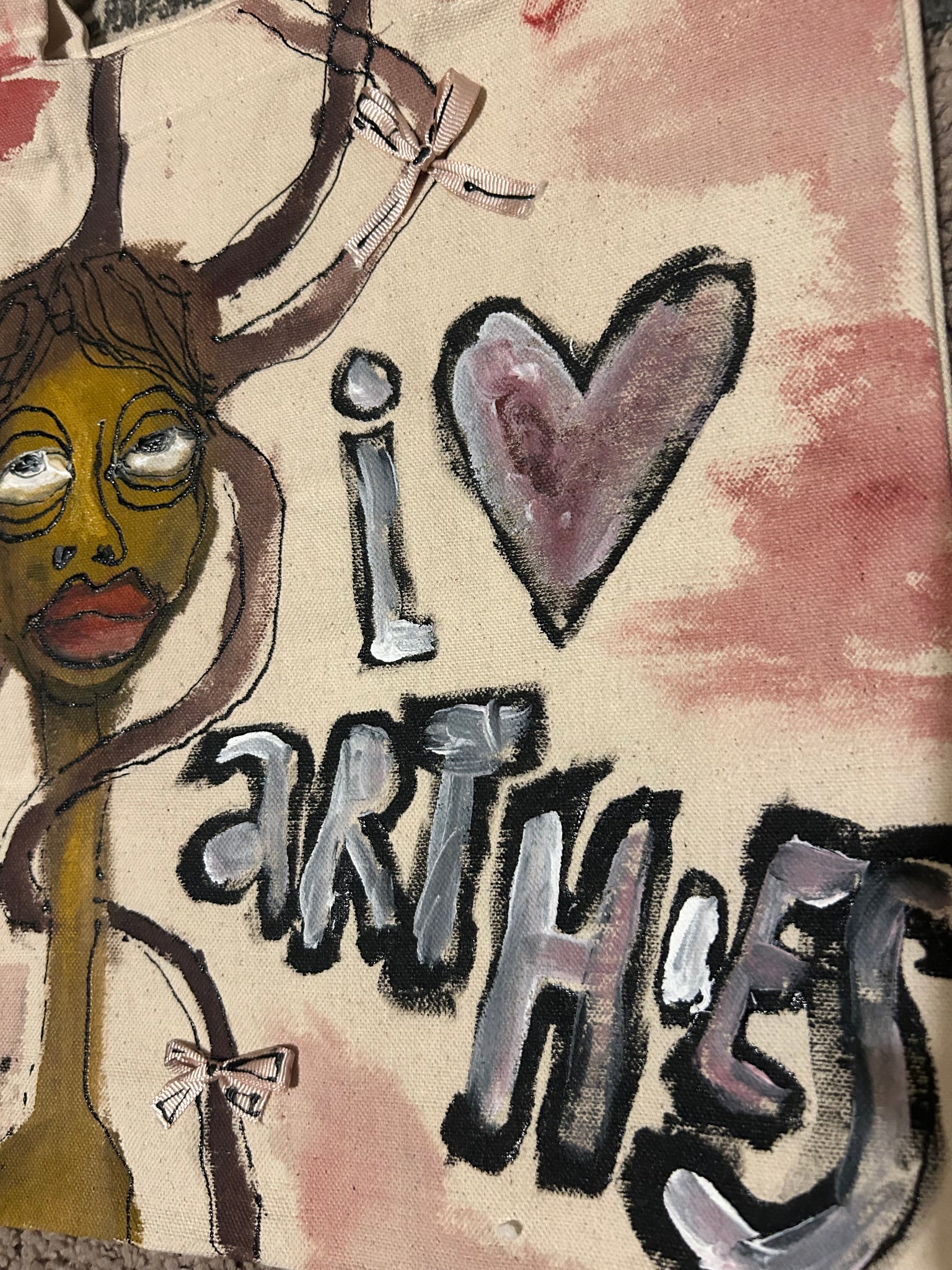 “I ❤︎ art hoes”